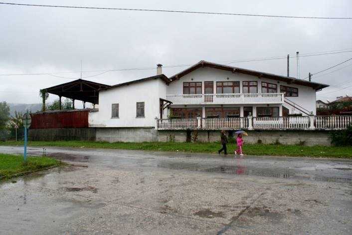 Търговски имот в Ракитово