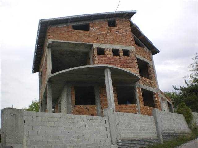 Къща в Перущица