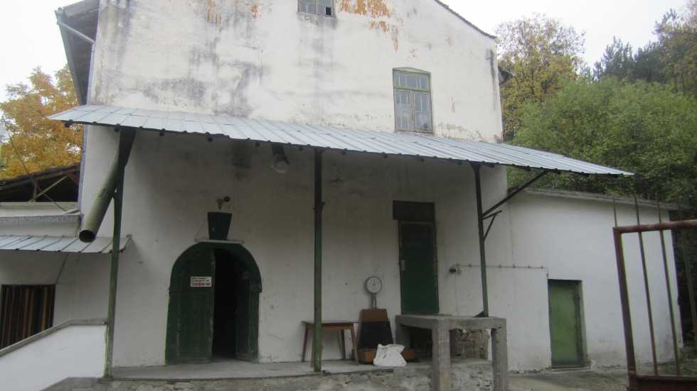 Производствен имот в Добромирка