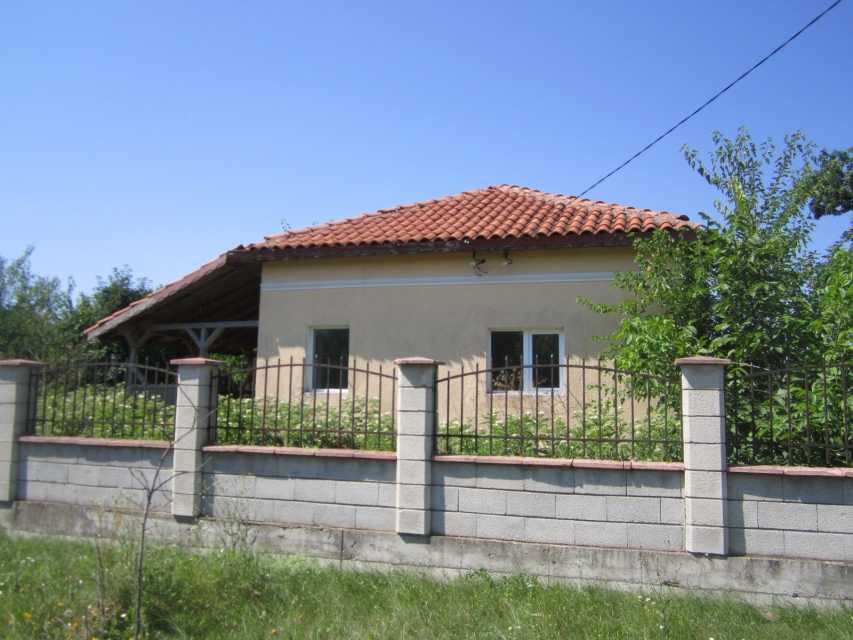 Къща в Балканци