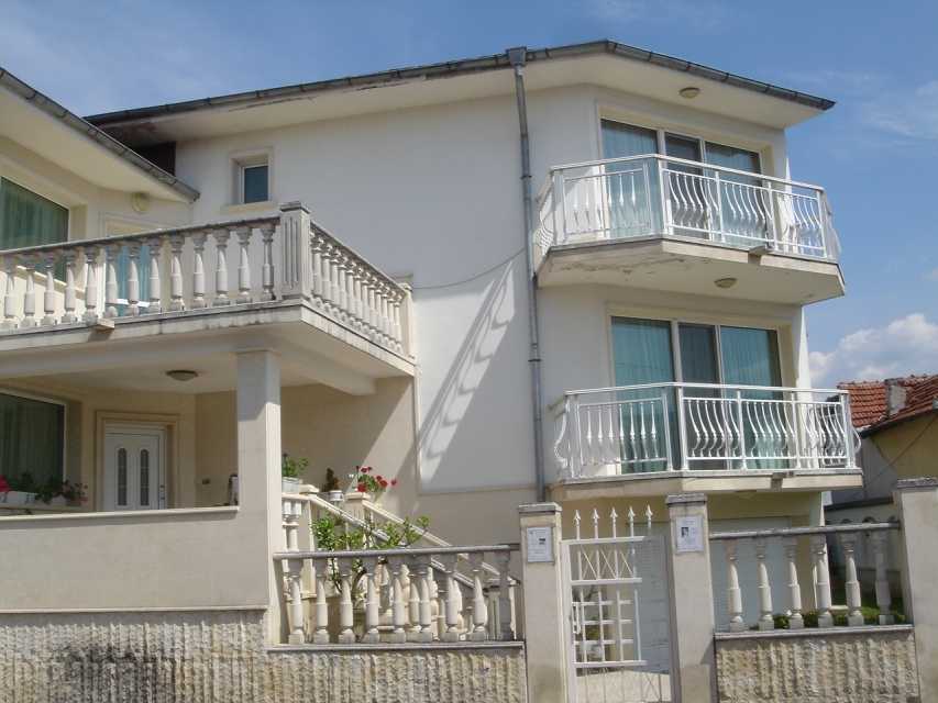 Къща в Български извор