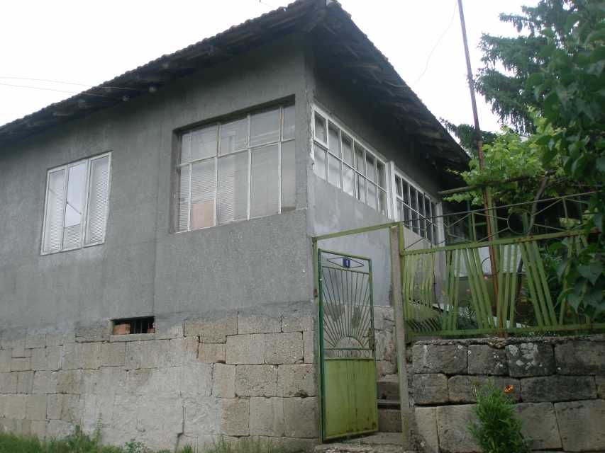 Къща в Черешово