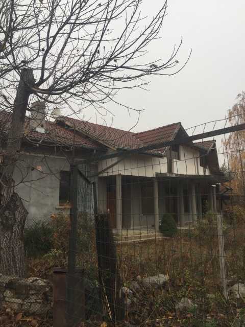 Къща в Брестница