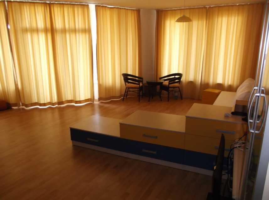 Тристаен апартамент в Равда