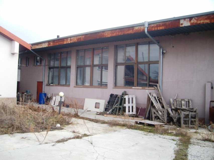 Производствен имот в Долни Богров