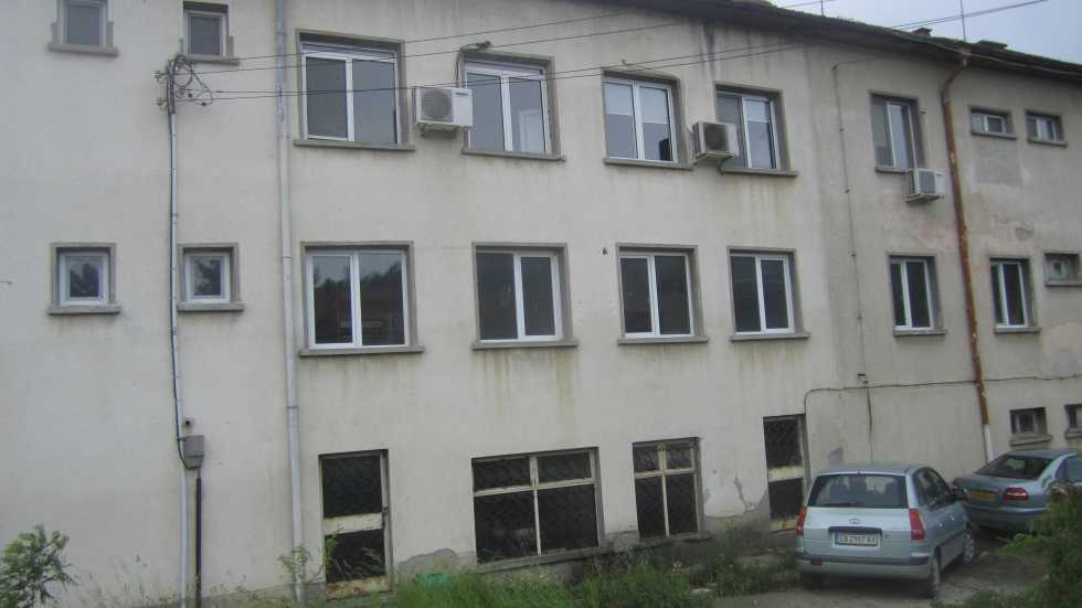 Фабрика в Поповци