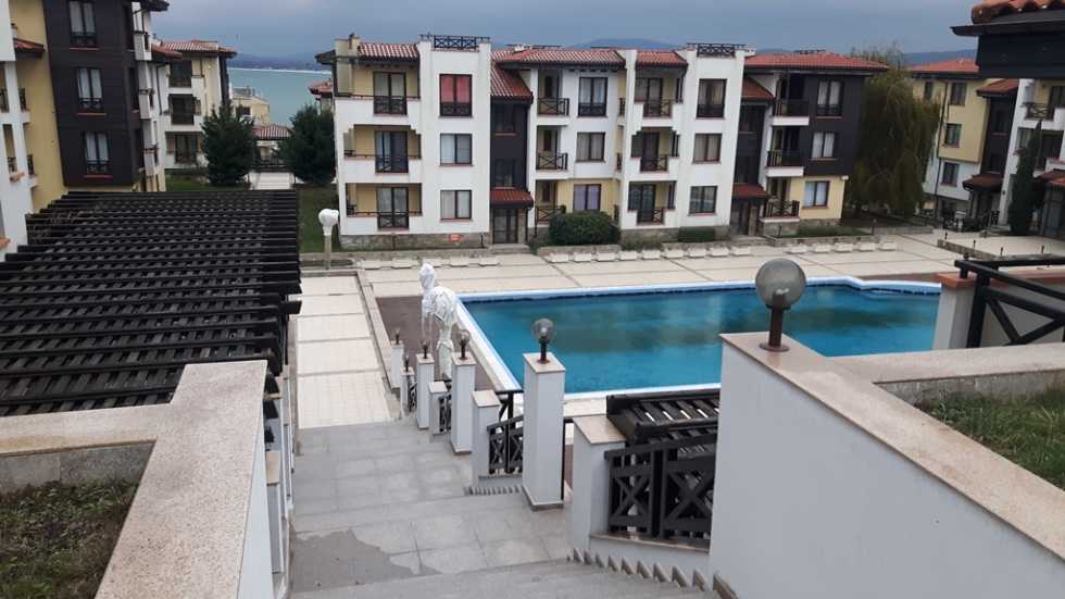 Тристаен апартамент в Черноморец