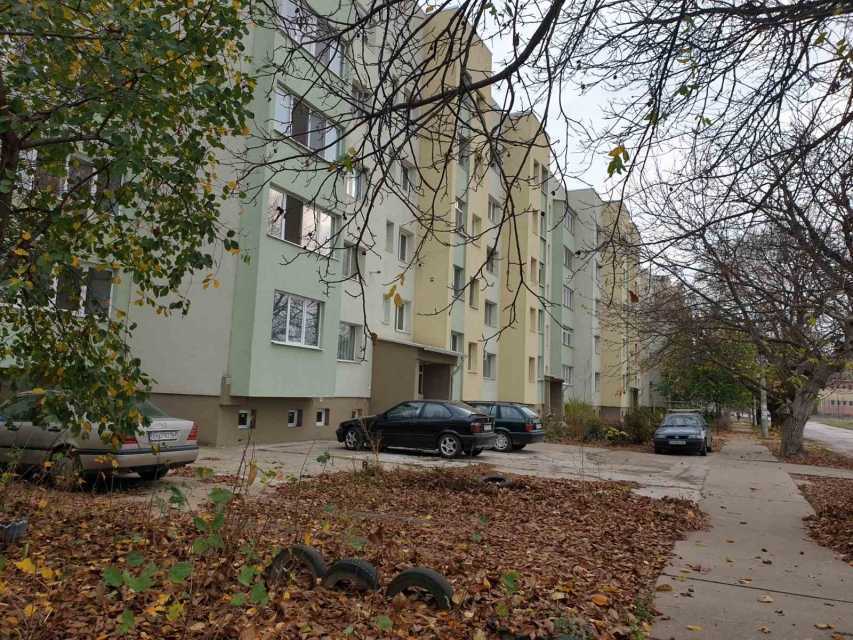 Тристаен апартамент в ЛЕВСКИ