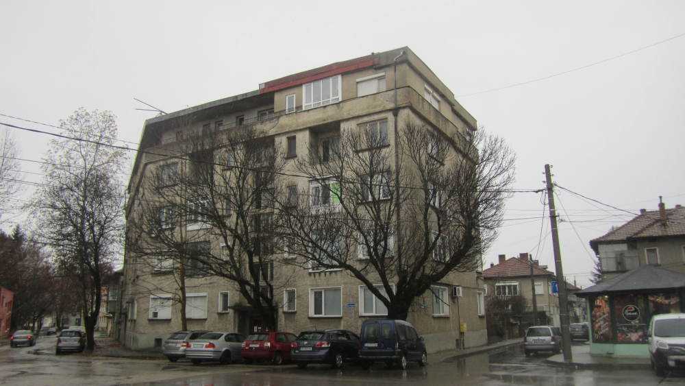 Тристаен апартамент в гр. Севлиево