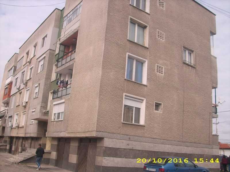 Двустаен апартамент в ПЪРВОМАЙ