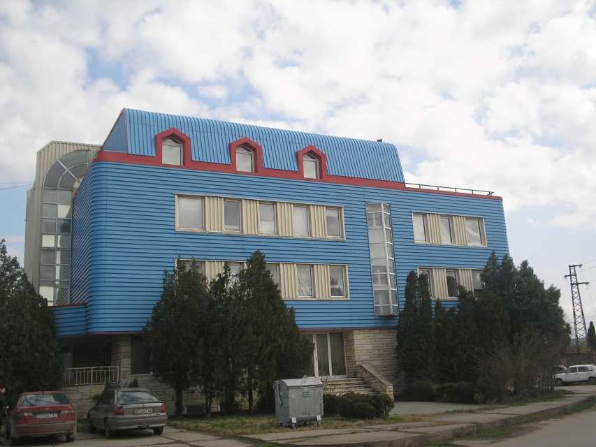 Фабрика в Полски Тръмбеш