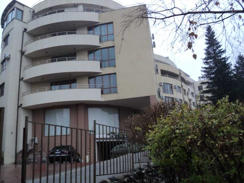 Многостаен апартамент в Поленица