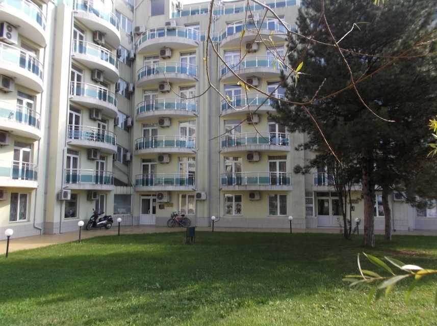 Тристаен апартамент в Равда