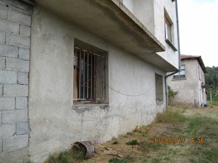 Жилищна сграда в Буково