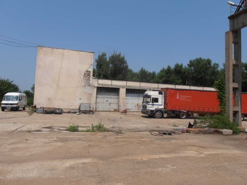 Производствен имот в Сомовит