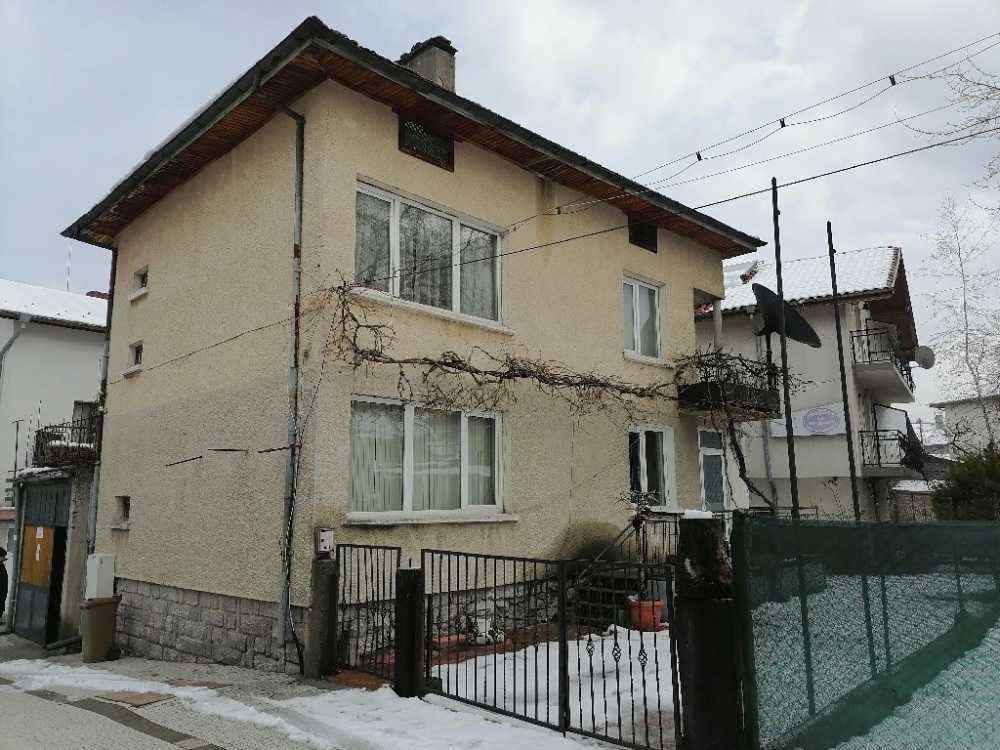 Жилищна сграда в гр. Банско