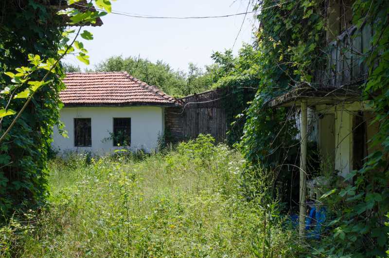 Производствен имот в с. Славейково