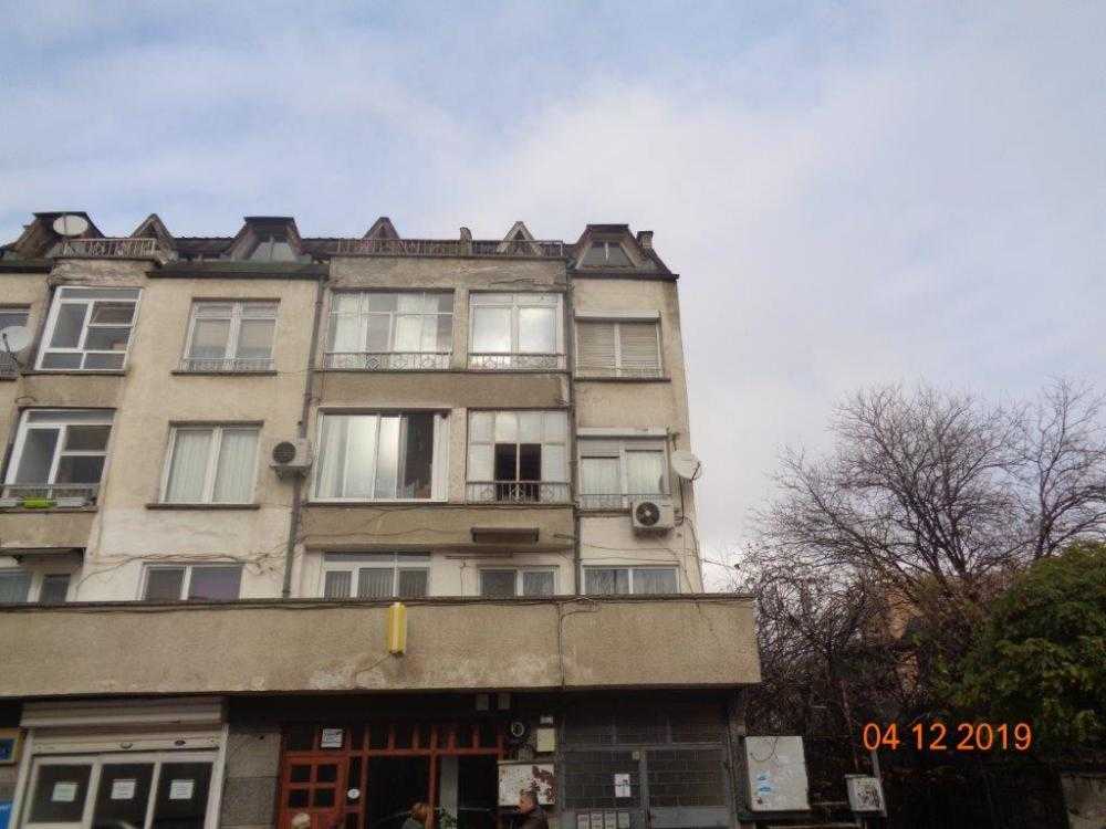 Тристаен апартамент в гр. Пазарджик