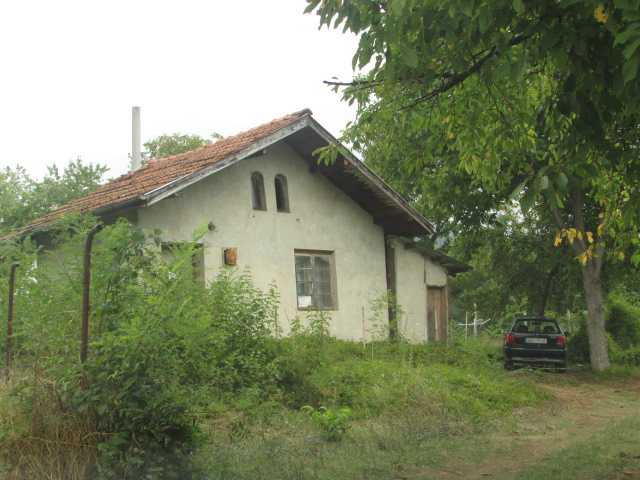 Къща с парцел в гр. Севлиево