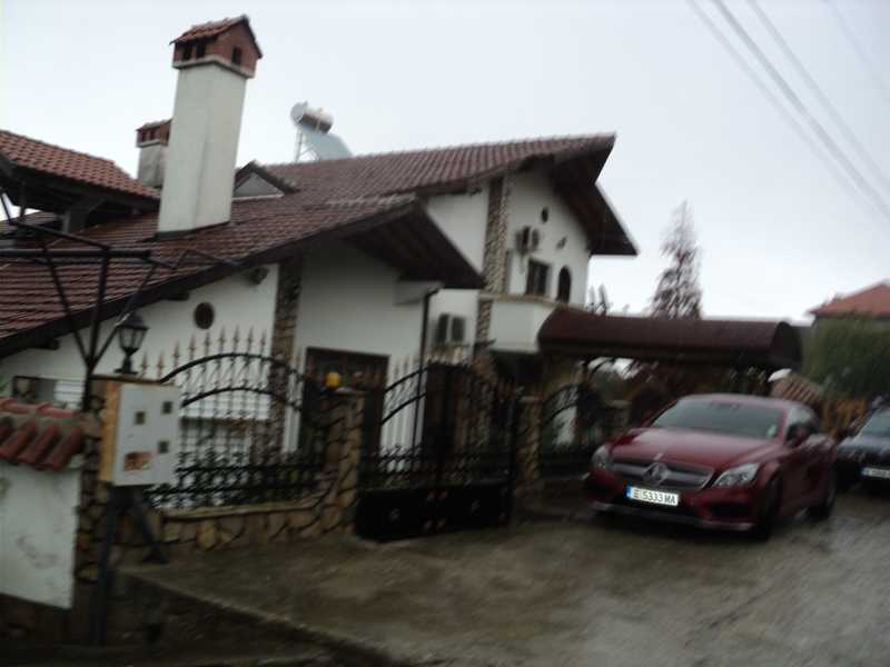 Парцел с къща в с. Самуилово