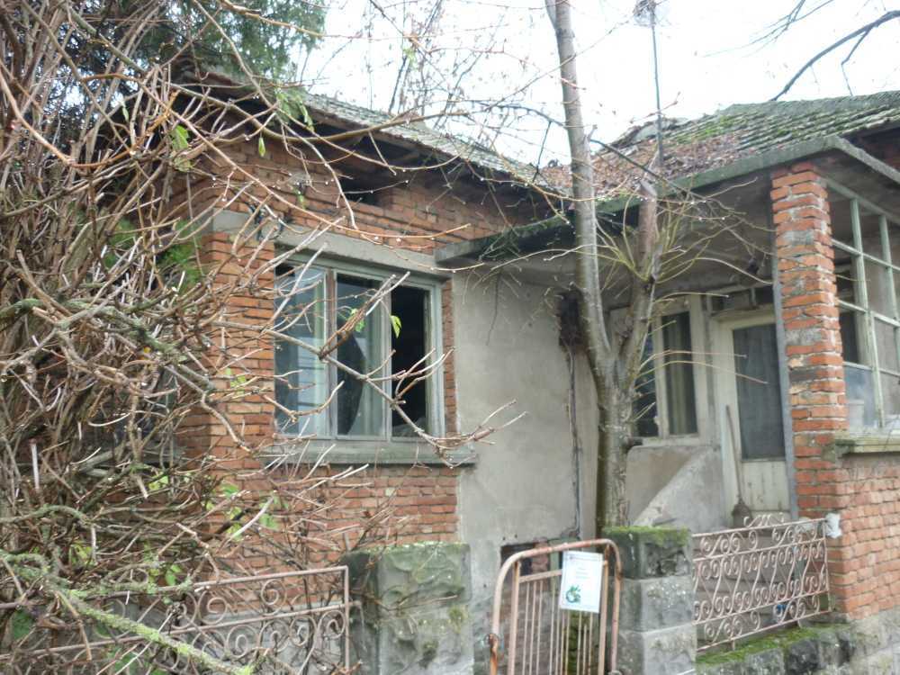 Парцел с къща в с. Ряхово