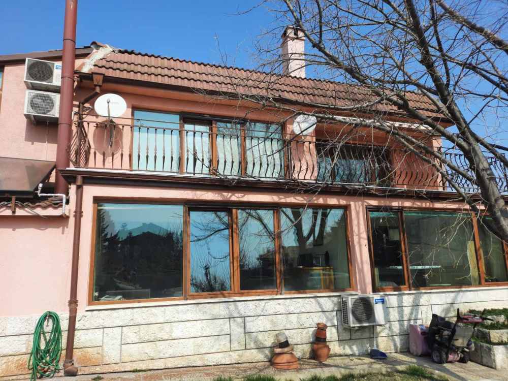 Къща с парцел Варна