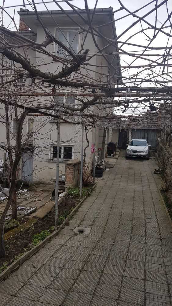 Къща с парцел Хисаря