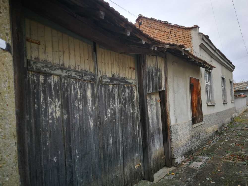 Парцел с къща Ново Янково