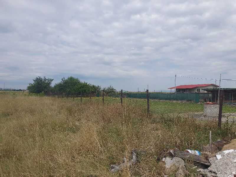 Парцел с къща Костинброд