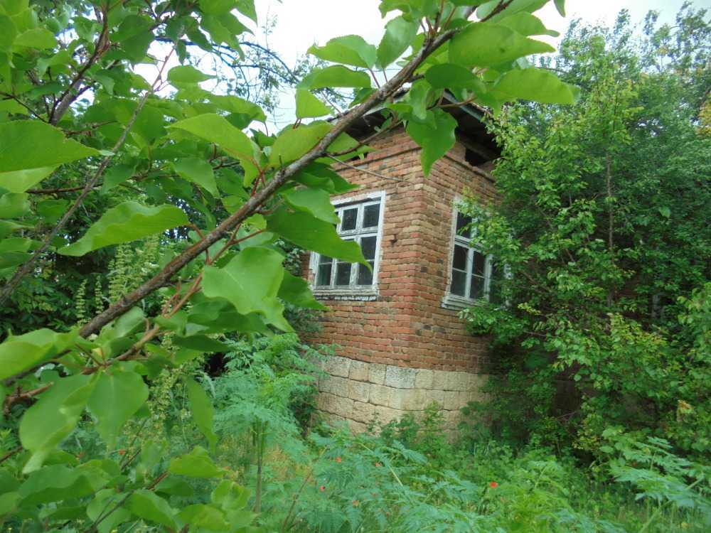 Парцел с къща Жегларци