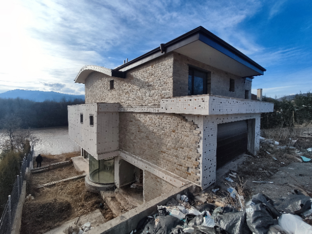 Къща с парцел Мало Бучино