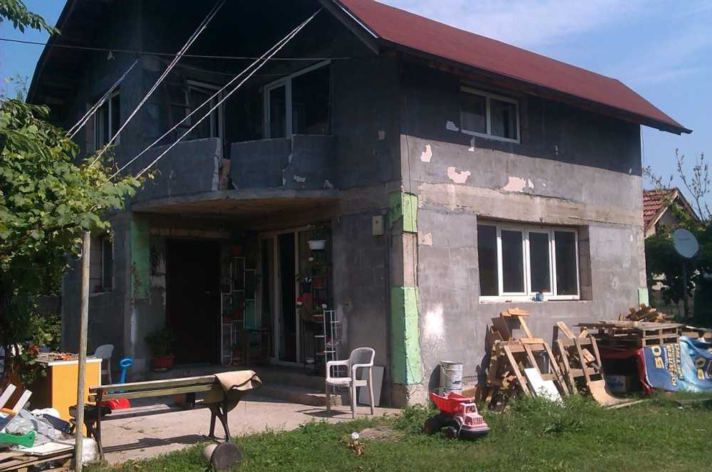 Парцел с къща София