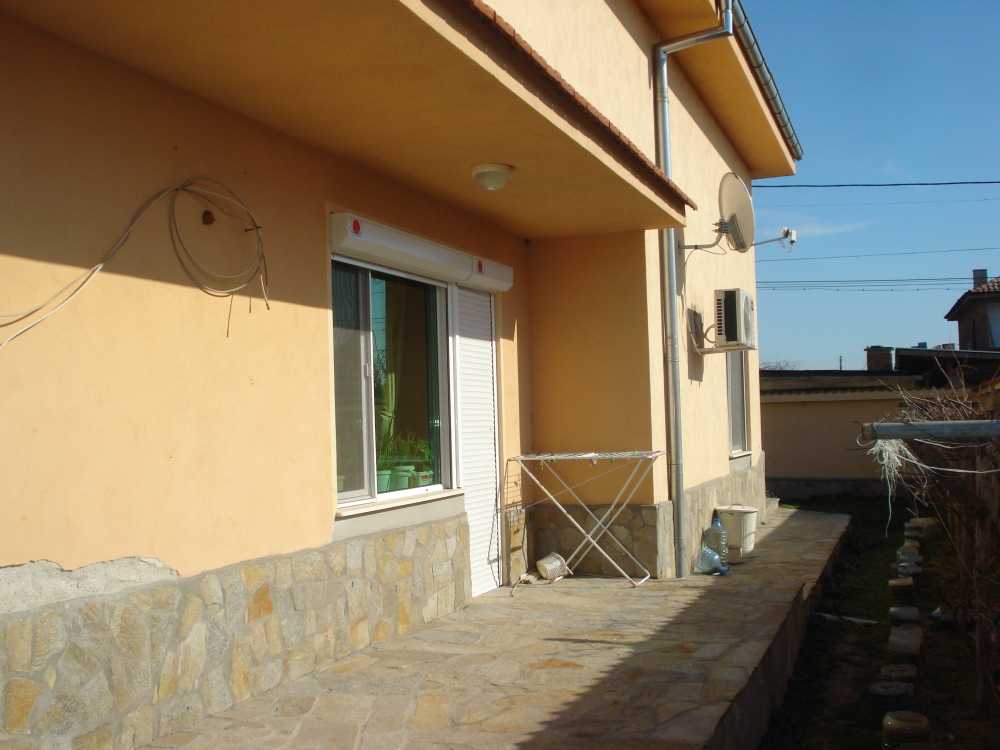 Парцел с къща Раковски