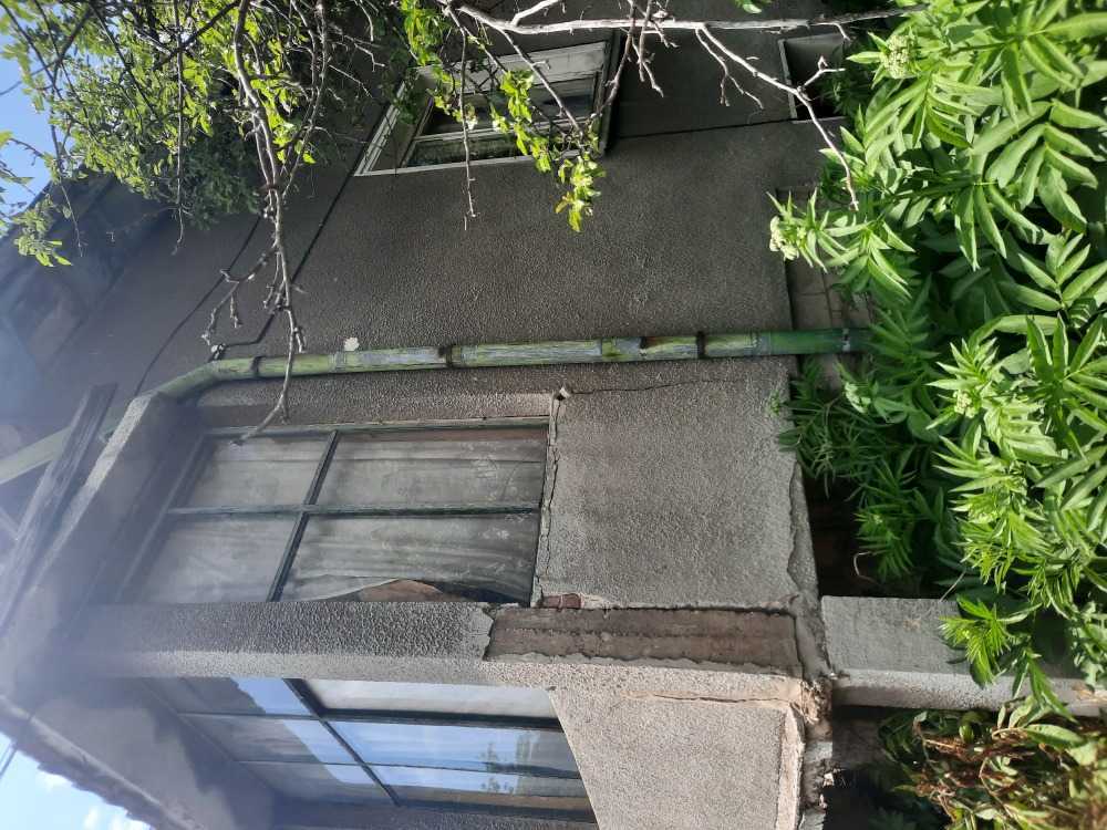 Парцел с къща Драгоман