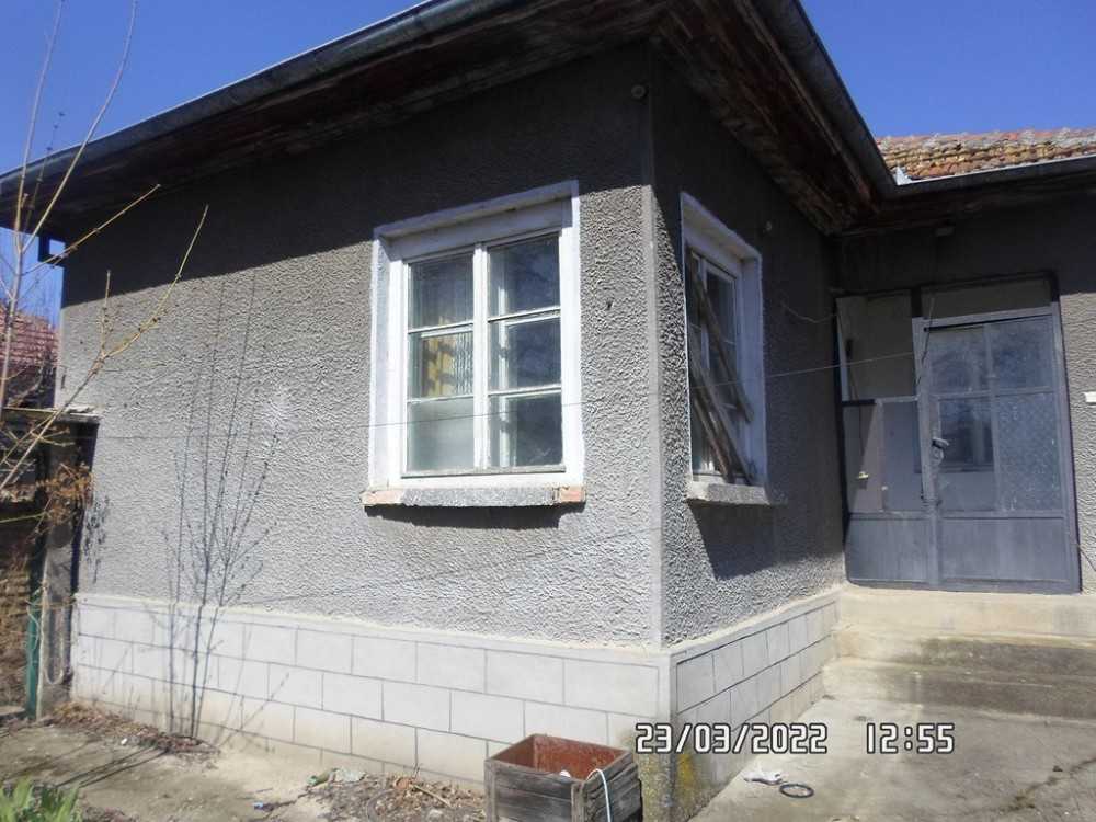 Парцел с къща Крушето