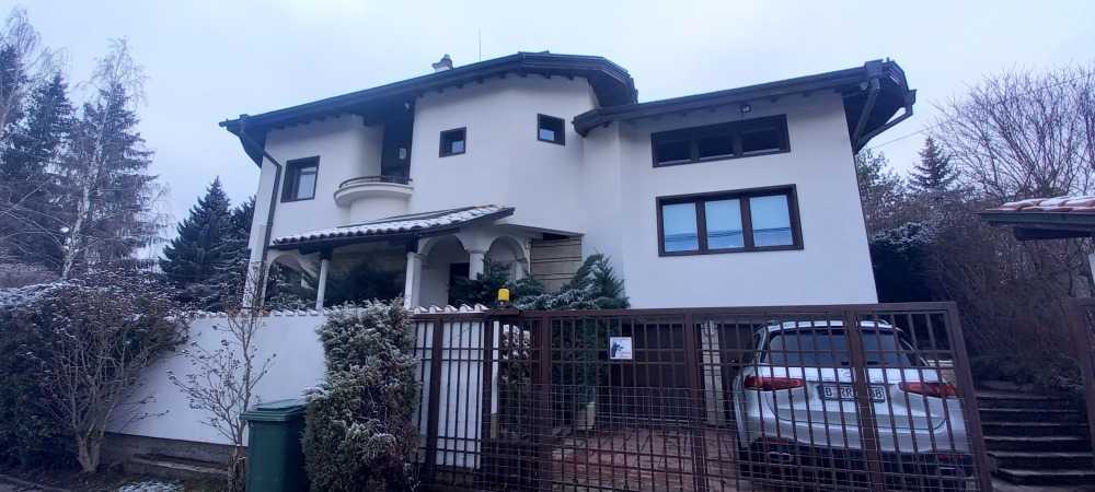 Парцел с къща Бистрица