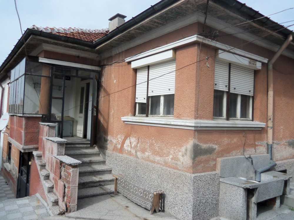 Парцел с къща Хасково