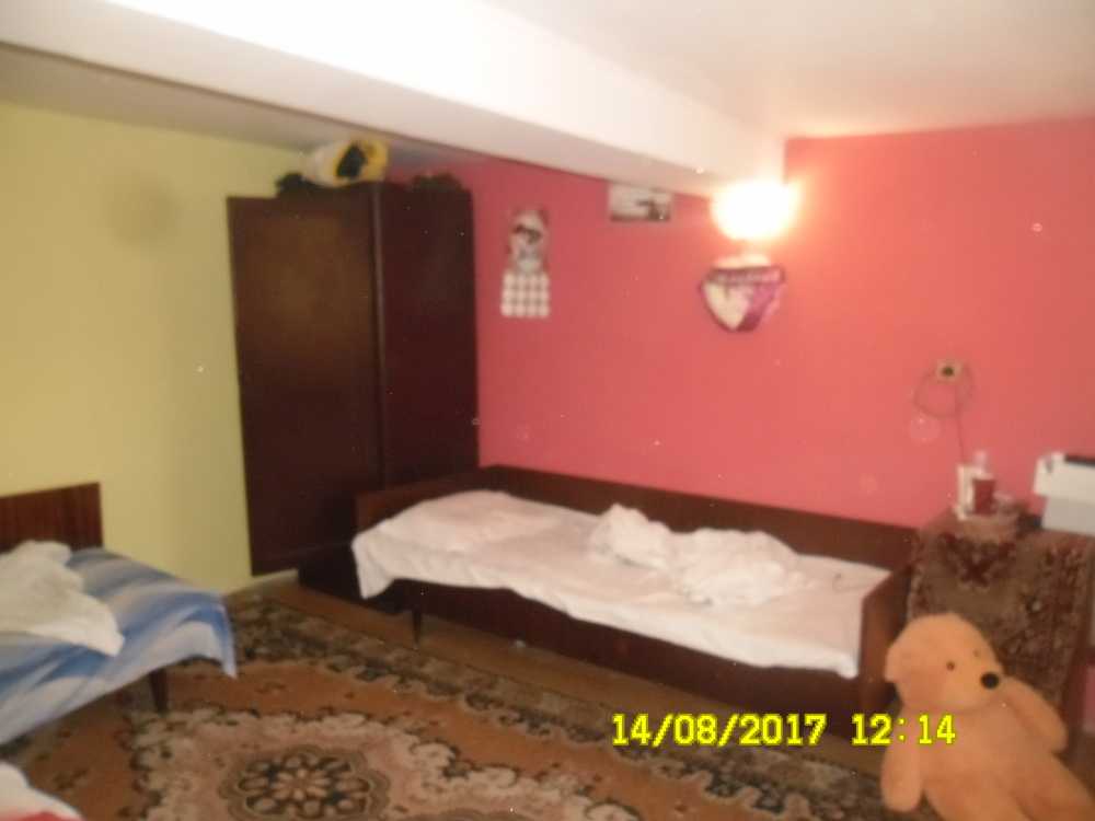 Парцел с къща Гълъбово