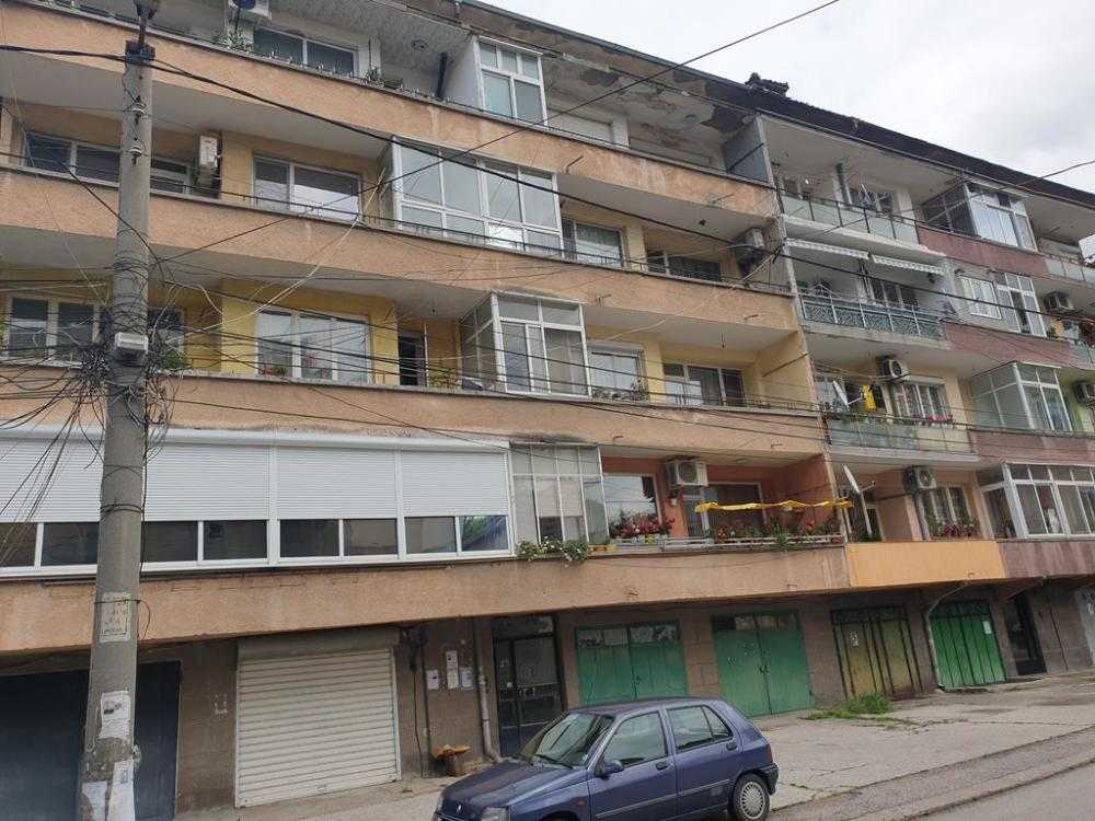 Тристаен апартамент в гр. Хасково