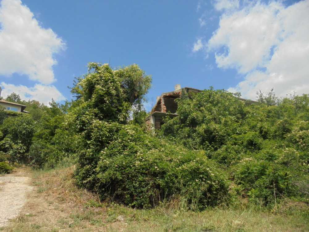 Парцел с къща Балчик