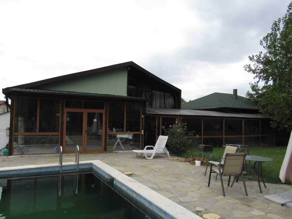 Парцел с къща Сираково