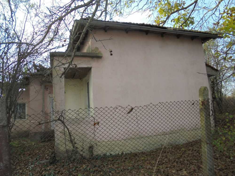 Парцел с къща Сноп