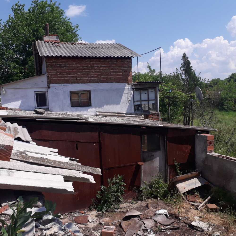 Парцел с къща Гарваново