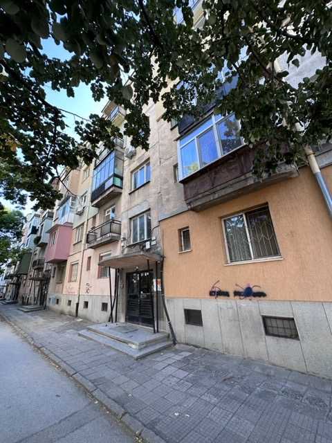 Тристаен апартамент в гр. Пловдив