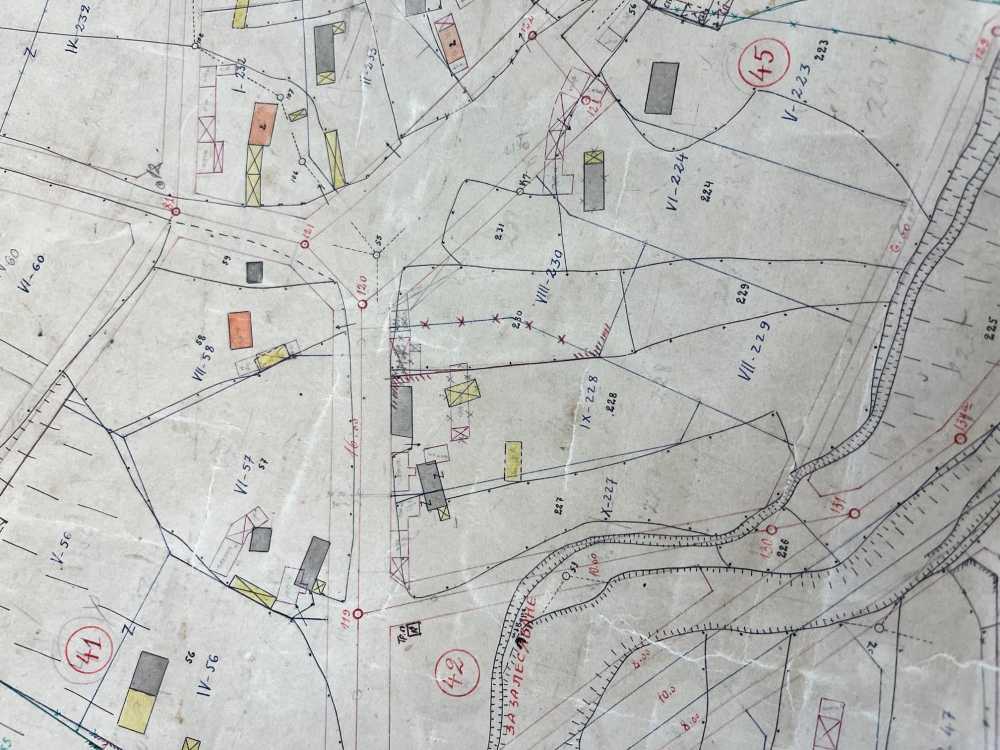 Парцел с къща Черноок