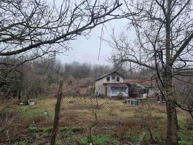 Парцел с къща Русе