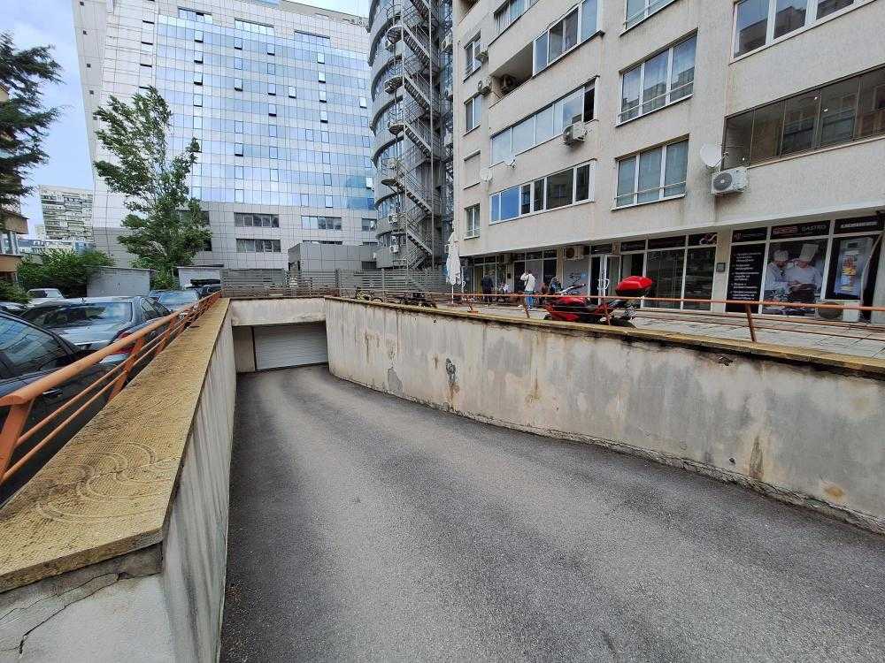 Гараж София