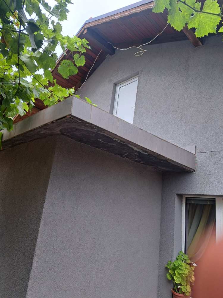 Парцел с къща Своге