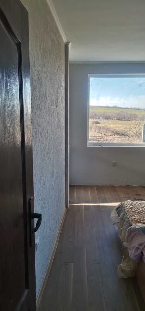 Парцел с къща Равадиново