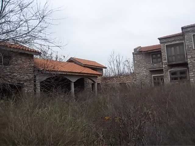 Парцел с къща в Твърдица